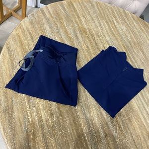 Navy FIGS Scrubs - barely worn! Rafaela Oversized Top & Zamora Joggers